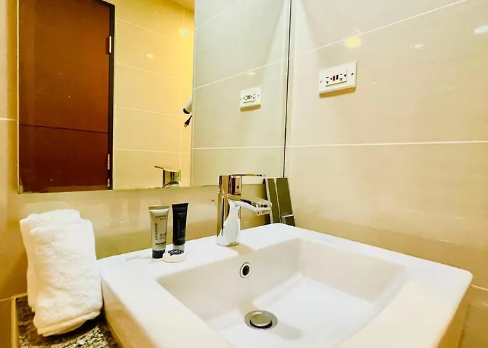 Apartamento Thompson - Elegant Queen Roo In, One Uptown Residences Bgc *